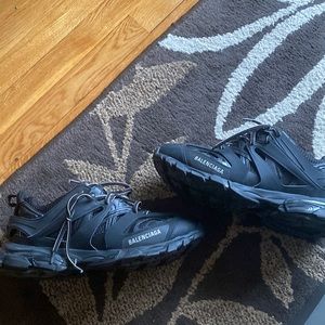 Used balenciaga tracks originals box and bag.